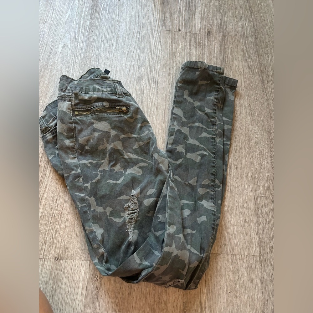 Camo distressed jeans